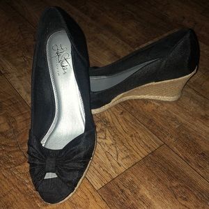 Life stride black open toe wedges